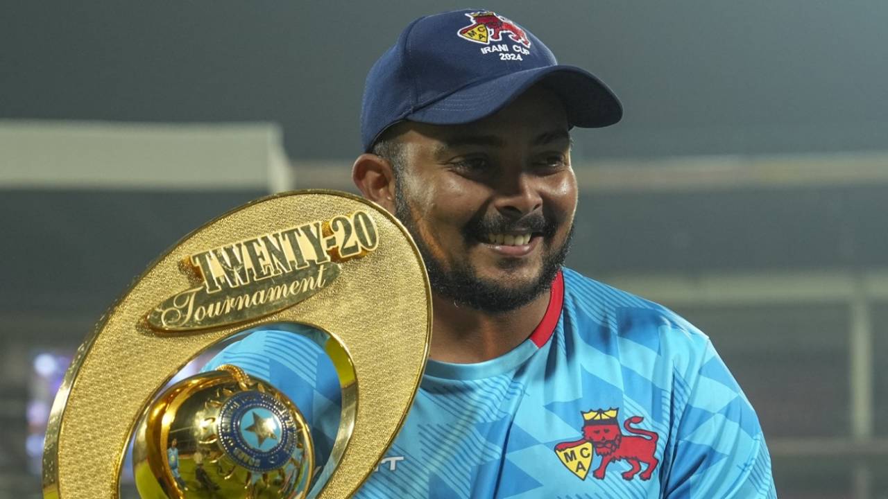 Prithvi Shaw is all smiles as Mumbai won their second SMAT title, Mumbai vs Madhya Pradesh, Syed Mushtaq Ali Trophy 2024, Bengaluru, December 15, 2024