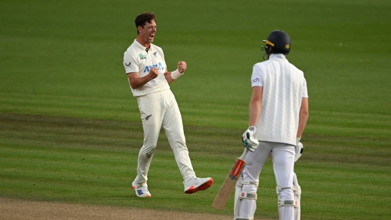 Matt Henry got Zak Crawley for the sixth time in six innings, New Zealand vs England, 3rd Test, Hamilton, 3rd day, December 16, 2024