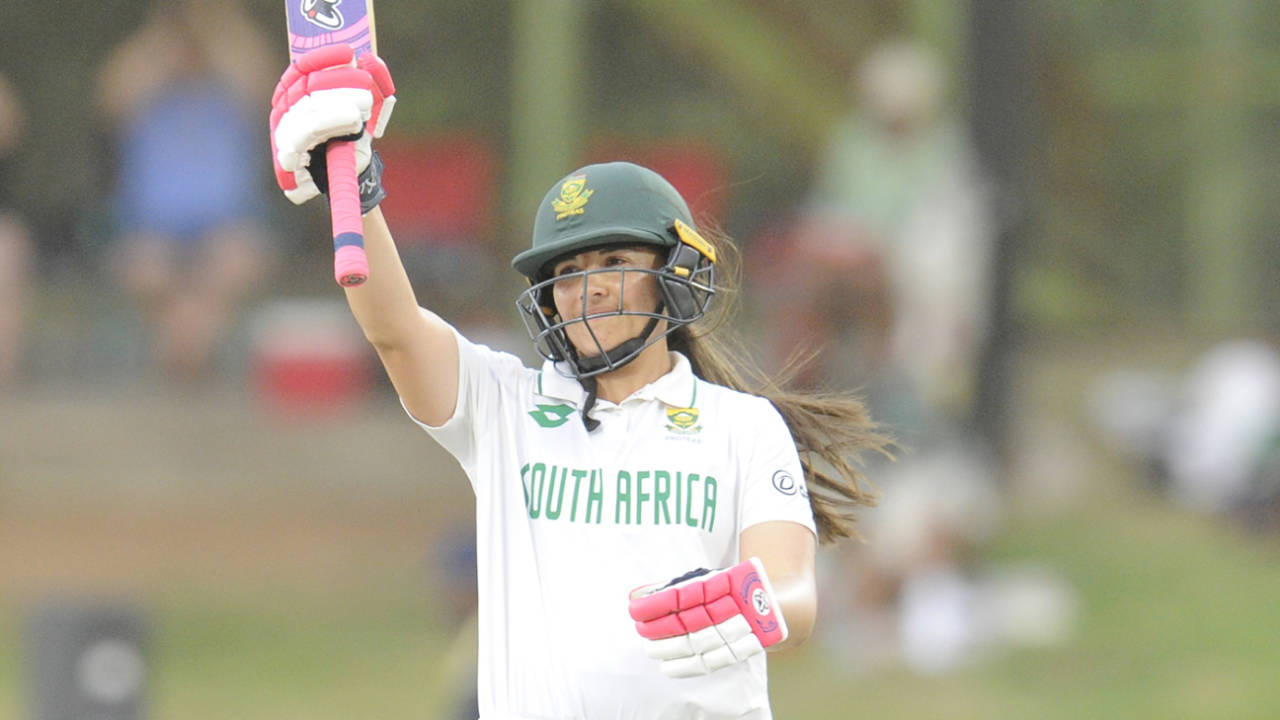 Sune Luus celebrates reaching 50, South Africa vs England, Only Women's Test, Bloemfontein, Day 2, December 16, 2024