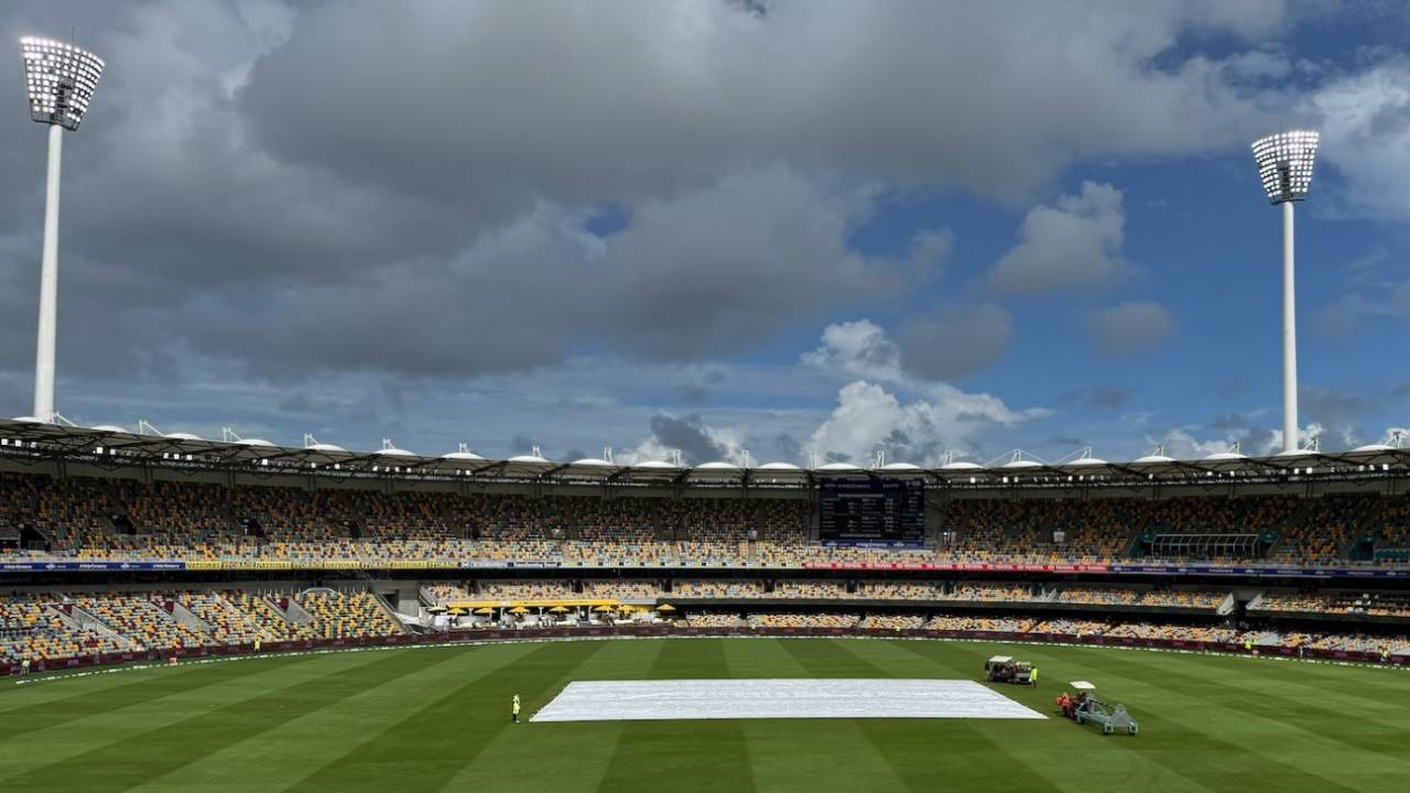 Rain continued to interrupt play at the Gabba, Australia vs India, 3rd Test, Brisbane, 4th day, December 17, 2024