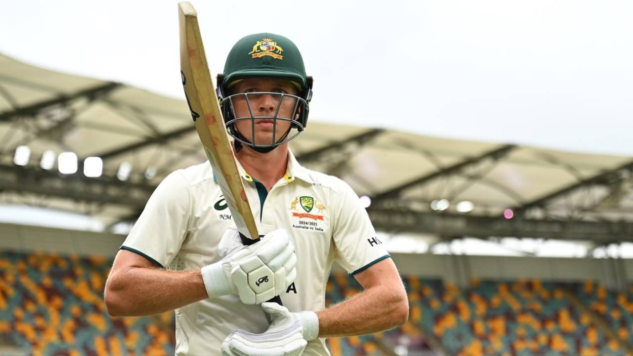 Nathan McSweeney was geared up but a weather interruption forced him back to the dressing room, Australia vs India, 3rd Test, Brisbane, 5th day, December 18, 2024
