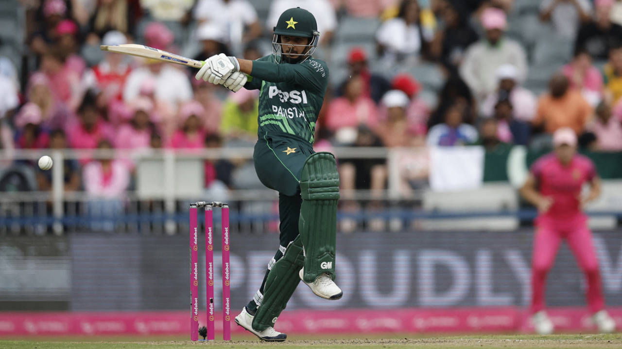 Saim Ayub pulls on his way to a half-century, South Africa vs Pakistan, 3rd ODI, Johannesburg, December 22, 2024