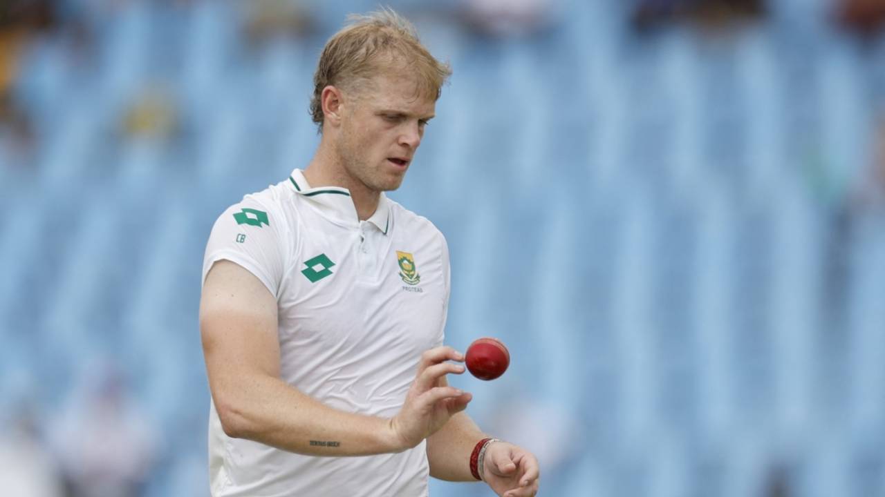 Corbin Bosch with that trademark bowlers' move, South Africa vs Pakistan, 1st Test, Centurion, 3rd day, December 28, 2024