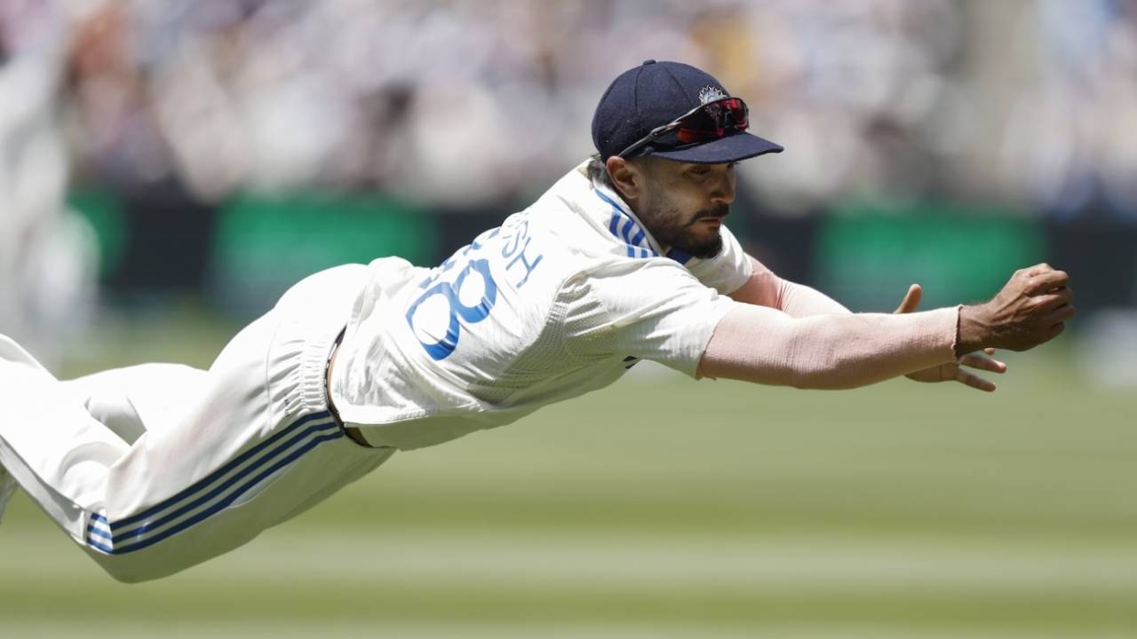Nitish Kumar Reddy saw the ball land just out of his reach, Australia vs India, 4th Test, Melbourne, 4th day, December 29, 2024