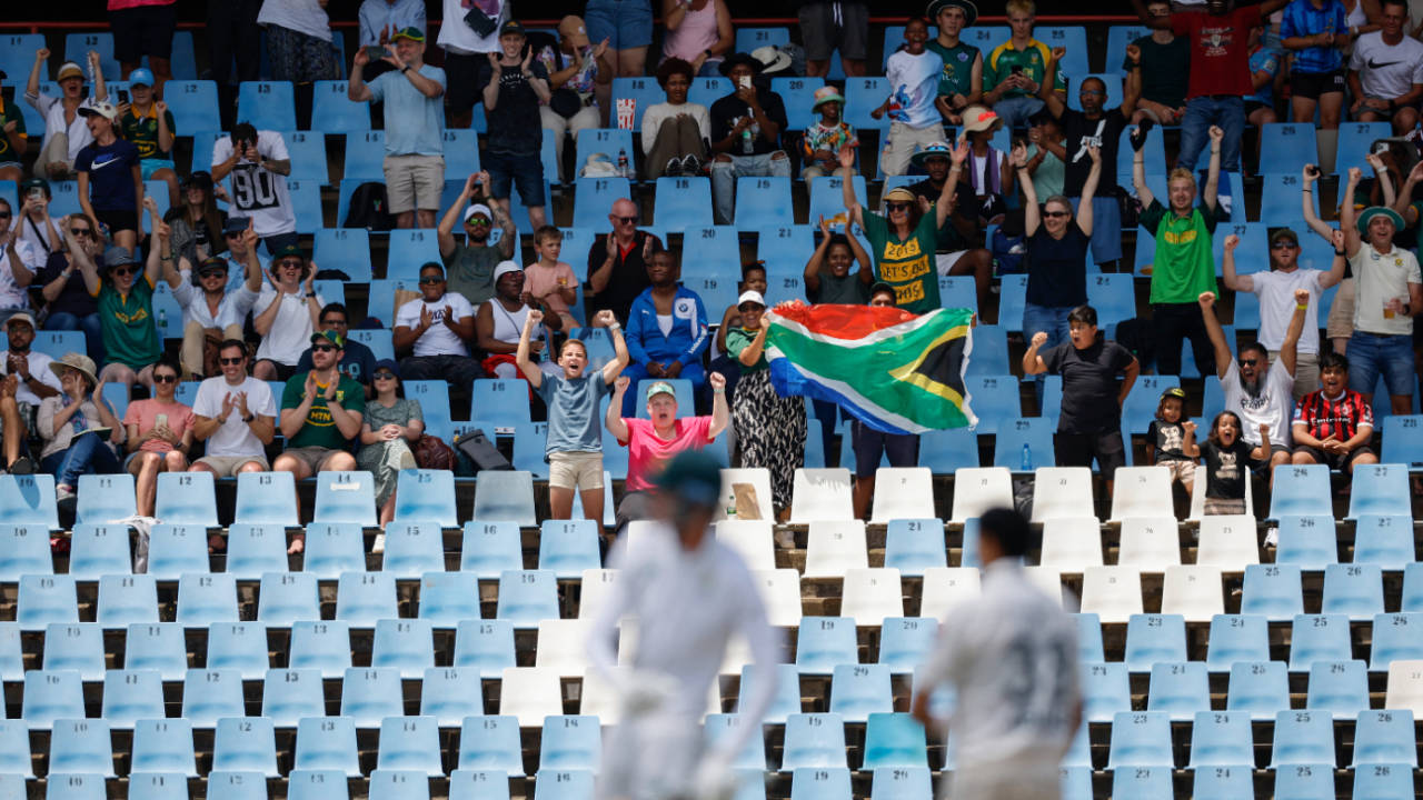 South Africa are cheered on by their fans as they seal their spot in the WTC final, South Africa vs Pakistan, 1st Test, fourth day, Centurion, December 29, 2024