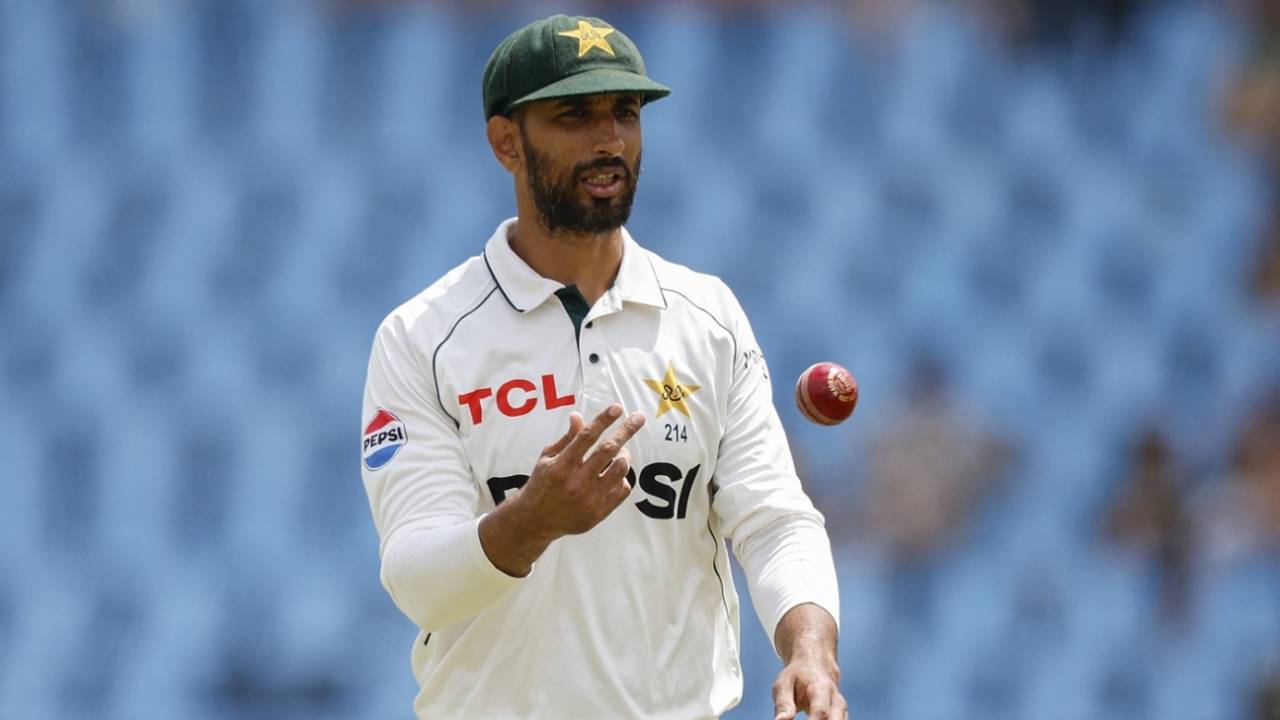 Shan Masood tosses the ball, South Africa vs Pakistan, 1st Test, fourth day, Centurion, December 29, 2024