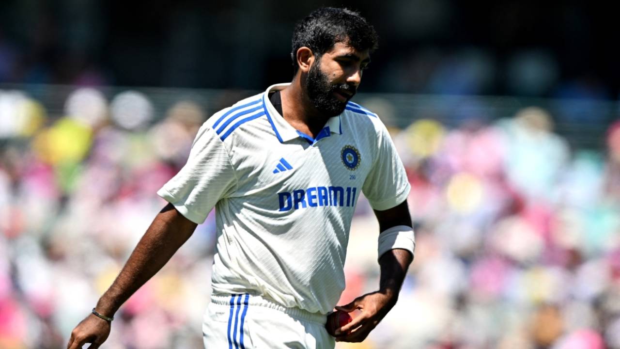 India's hopes dimmed with Jasprit Bumrah going off the field with a suspected injury, Australia vs India, 5th Test, Sydney, Day 2, January 4, 2025