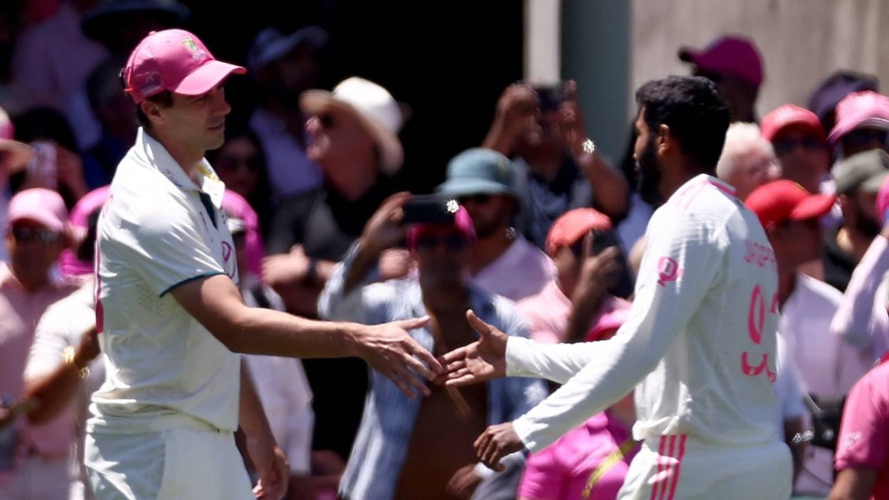 Pat Cummins and Jasprit Bumrah greet each other at the end of a gruelling series, Australia vs India, 5th Test, Sydney, 3rd day, January 5, 2024