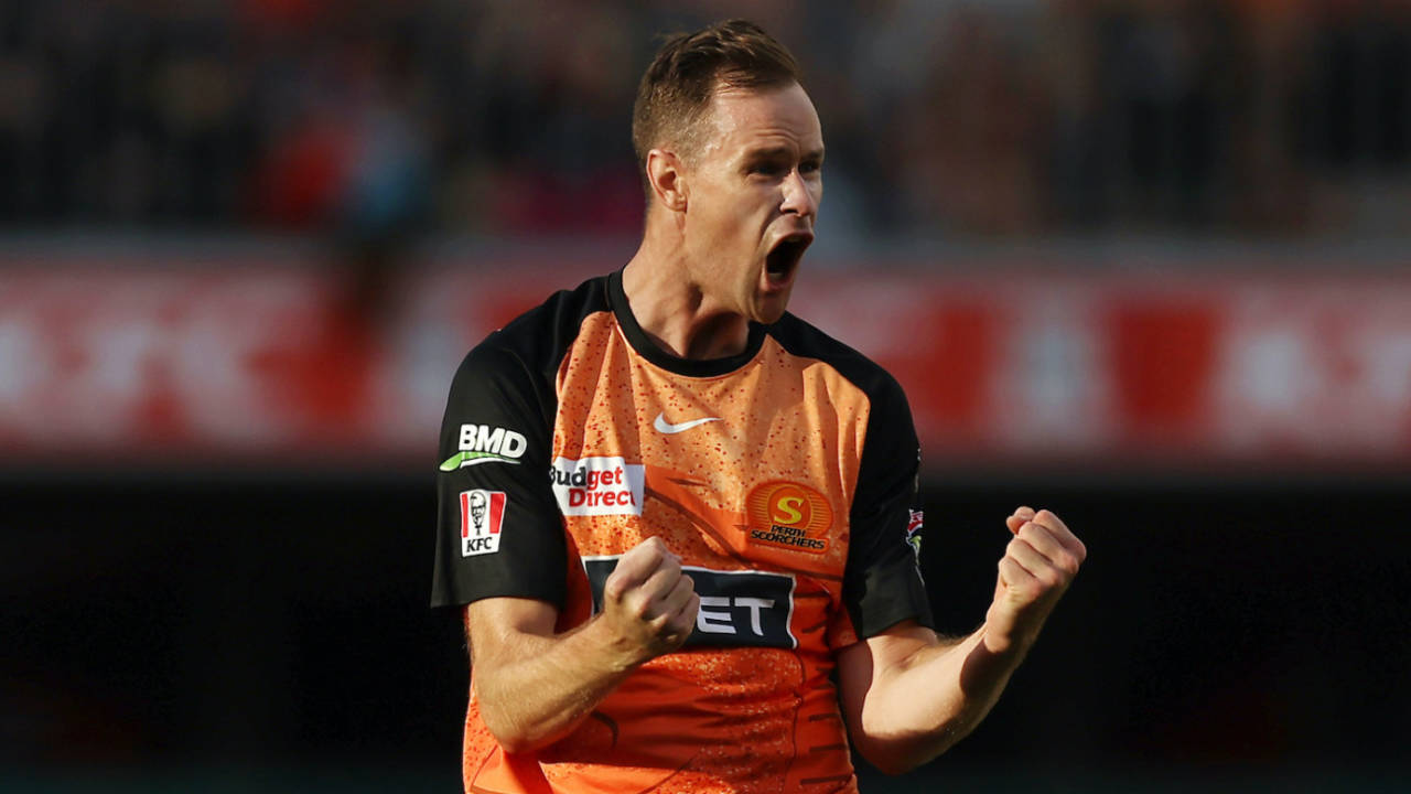 Jason Behrendorff struck twice in the first over of the chase, Perth Scorchers vs Melbourne Renegades, BBL, Perth, January 7, 2024