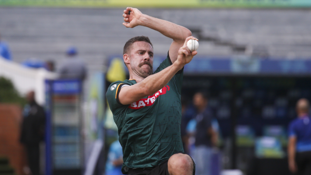 Anrich Nortje warms up ahead of the game, Durban's Super Giants vs Pretoria Capitals, SA20 2025, Durban, January 10, 2025