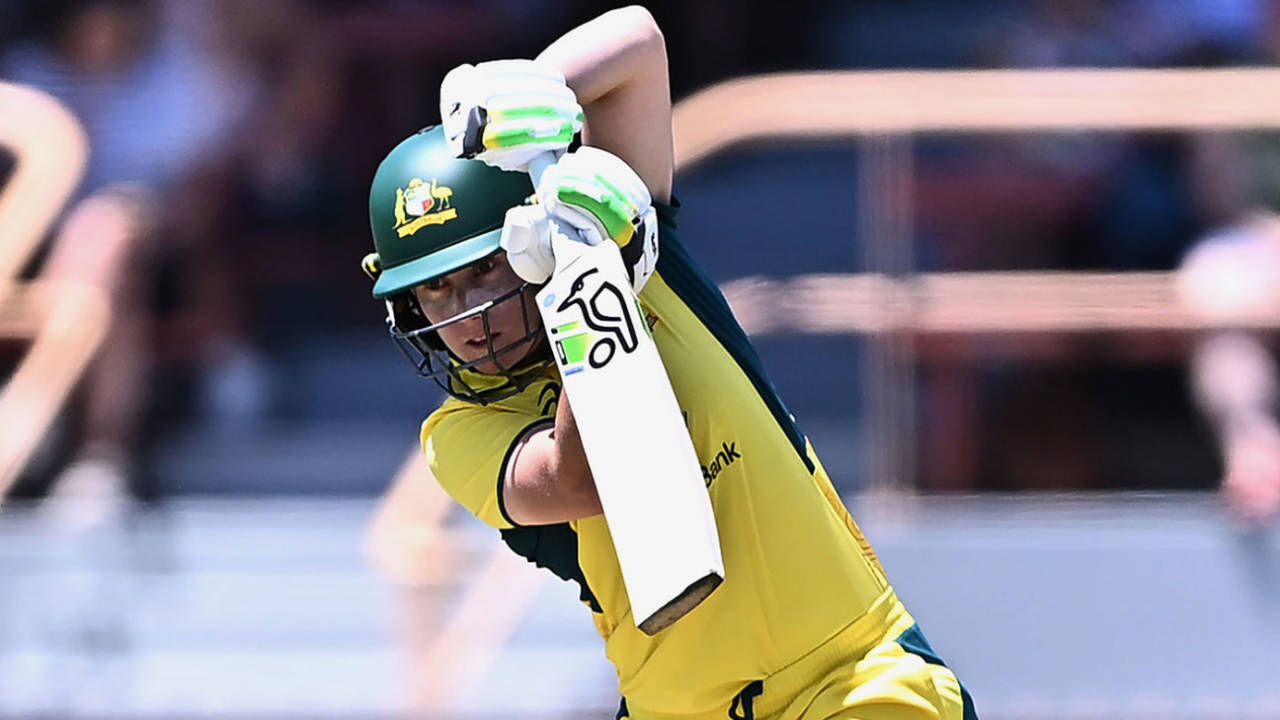 
Alyssa Healy shapes to drive
, Australia vs England, 1st ODI, Women's Ashes, North Sydney Oval, January 12, 2025 