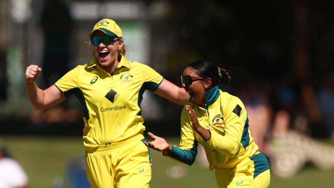 Alana King dismissed Charlie Dean and Sophie Ecclestone off consecutive deliveries, 2nd ODI, Women's Ashes, Junction Oval, January 14, 2025