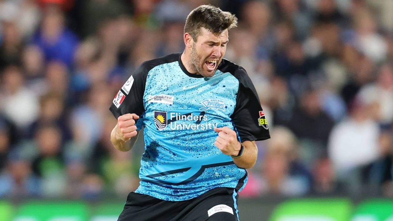 Jamie Overton took two wickets in an over, Adelaide Strikers vs Sydney Sixers, BBL, Adelaide Oval, January 15, 2025