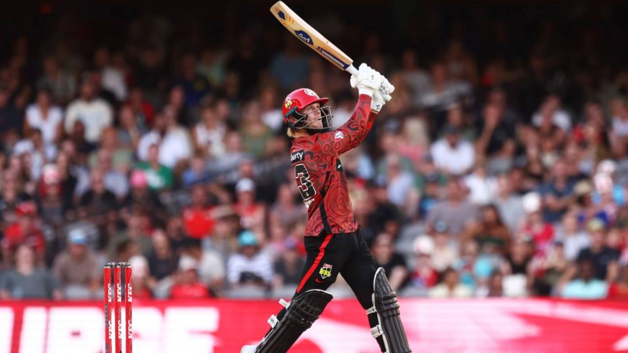 Jake Fraser-McGurk launches down the ground, Melbourne Renegades vs Brisbane Heat, BBL, Marvel Stadium, January 18, 2025