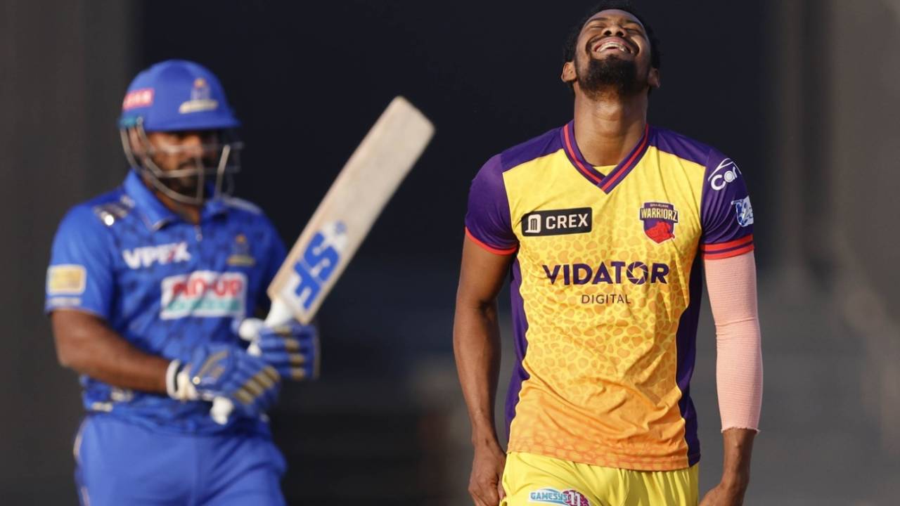 Keemo Paul reacts during his spell, Sharjah Warriorz vs MI Emirates, ILT20, Sharjah, January 19, 2025