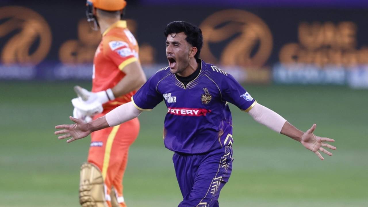 Ibrar Ahmad roars in delight after dismissing James Vince, Abu Dhabi Knight Riders vs Gulf Giants, ILT20, Dubai, January 19, 2025