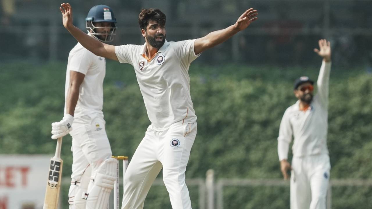 Umar Nazir Mir appeals for Shivam Dube's wicket, Mumbai vs Jammu and Kashmir, Sharad Pawar Cricket Academy, day 1, Ranji Trophy, January 23, 2025