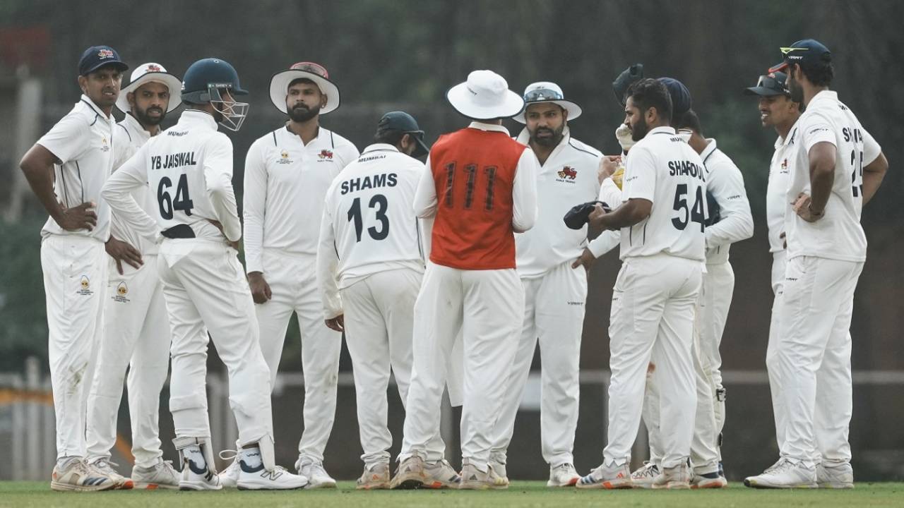 The Mumbai players get together during a break, Mumbai vs Jammu and Kashmir, Sharad Pawar Cricket Academy, day 1, Ranji Trophy, January 23, 2025