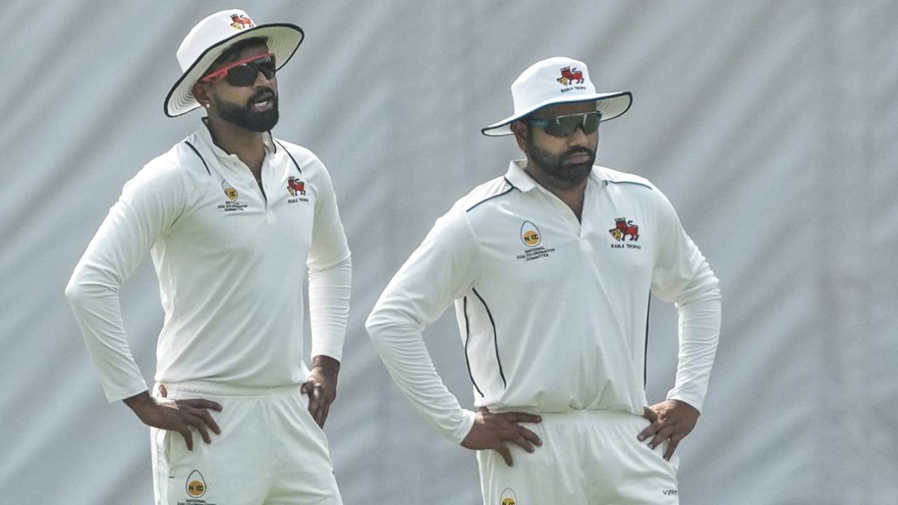 Shreyas Iyer and Rohit Sharma look on, Mumbai vs Jammu and Kashmir, Sharad Pawar Cricket Academy, day 1, Ranji Trophy, January 23, 2025