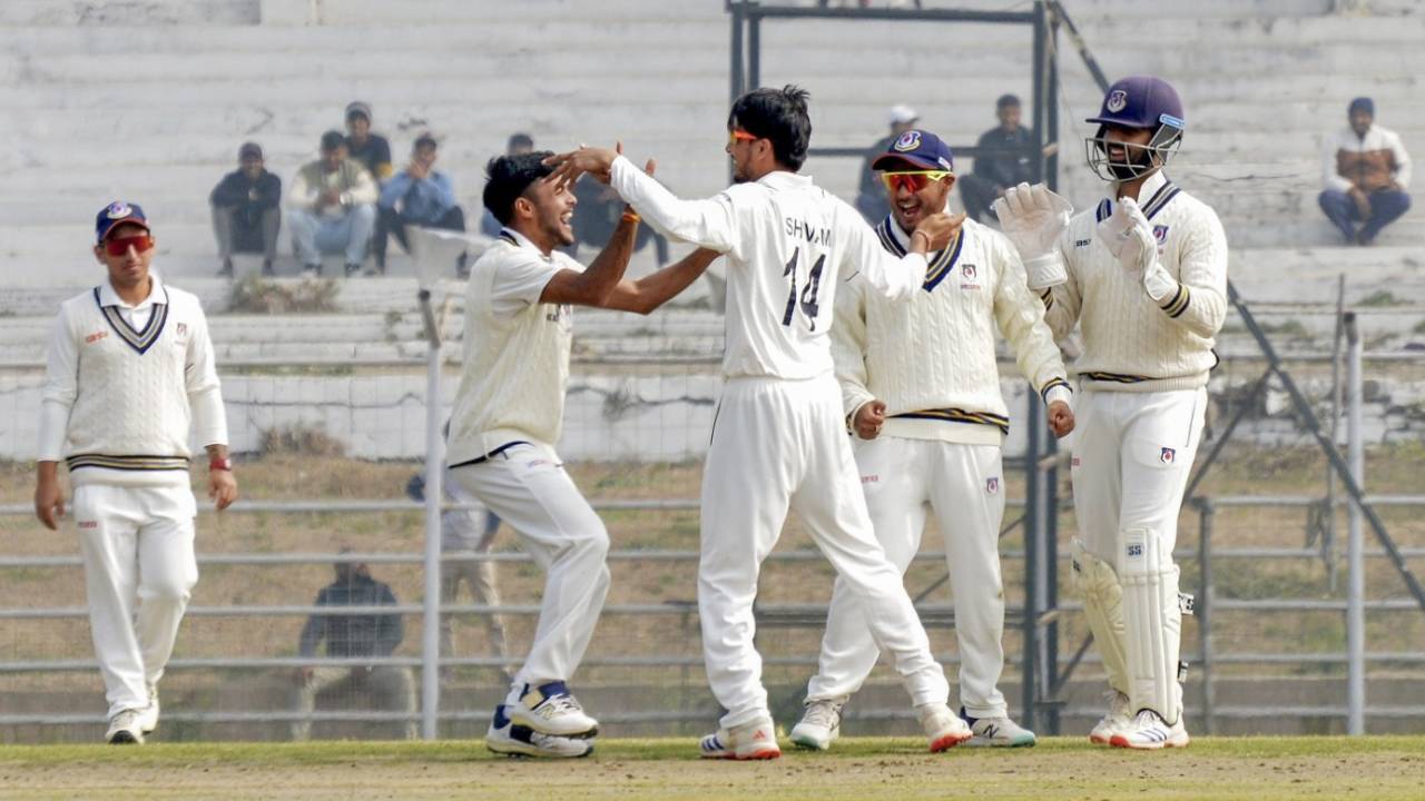 Shivam Sharma celebrates with his team-mates, Bihar vs Uttar Pradesh, Patna, day 1, Ranji Trophy, January 23, 2025