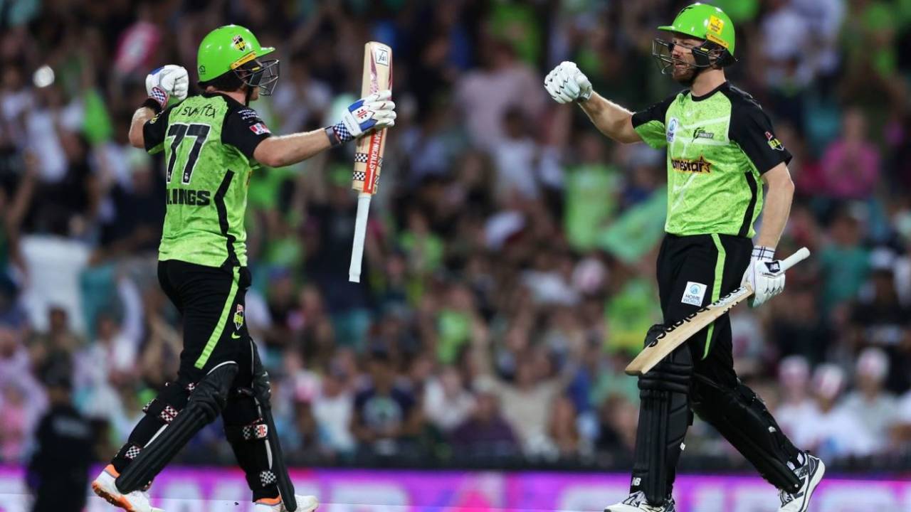 Sam Billings and Nathan McAndrew celebrate victory, Sydney Sixers vs Sydney Thunder, Challenger, BBL, Sydney, January 24, 2025