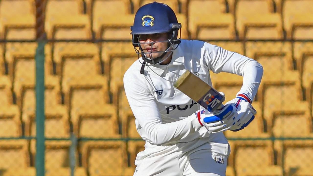 Shubman Gill plays through the off side, Karnataka vs Punjab, Bengaluru, day 2, Ranji Trophy, January 24, 2025