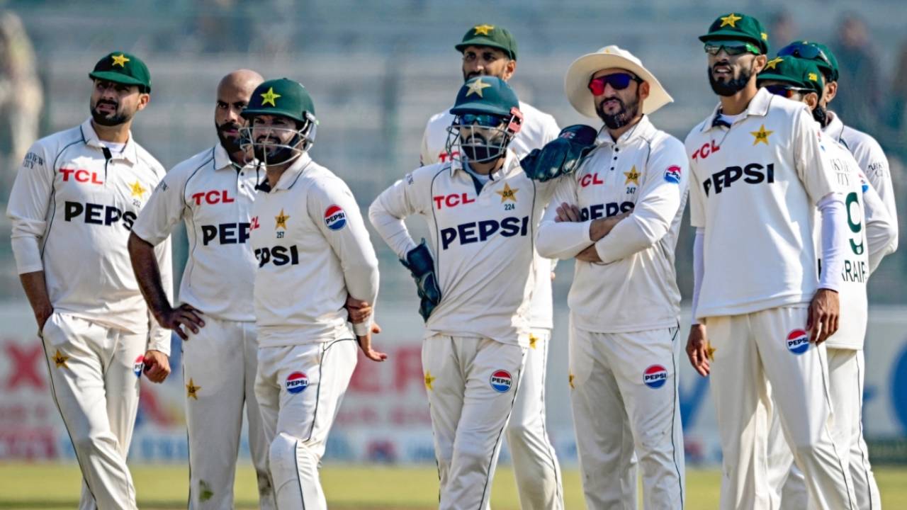Abrar Ahmed, Sajid Khan, Kamran Ghulam, Mohammad Rizwan, Shan Masood, Salman Ali Agha and Kashif Ali wait for DRS to do its thing, Pakistan vs West Indies, 2nd Test, 2nd day, Multan, January 26, 2025
