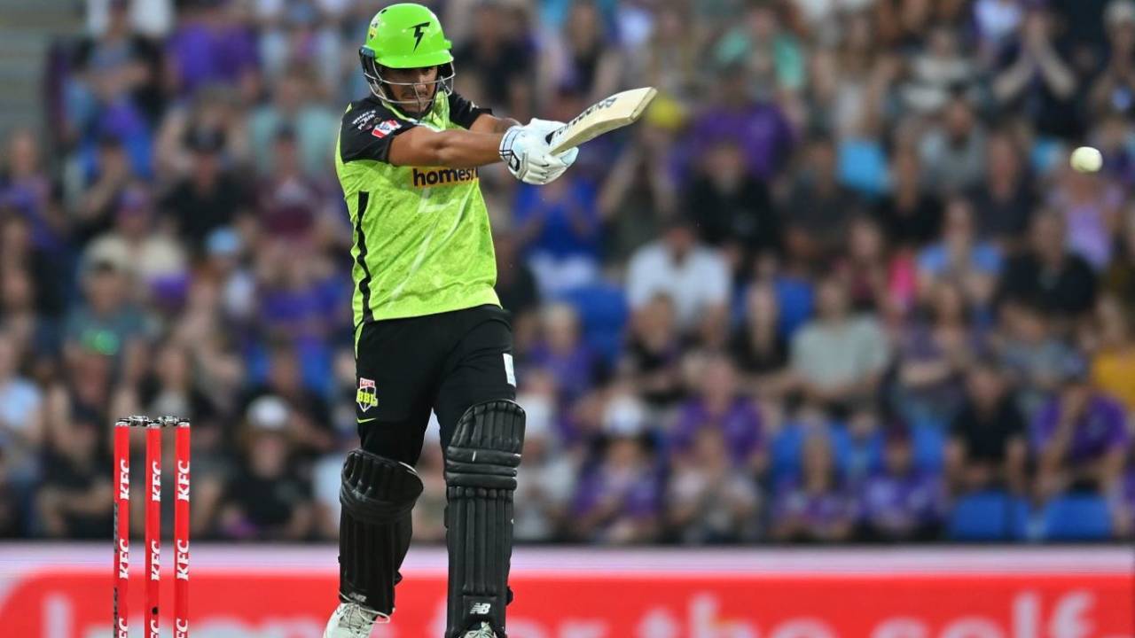 Ollie Davies pulls through the legside, Hobart Hurricanes vs Sydney Thunder, BBL final, Hobart, January 27, 2025