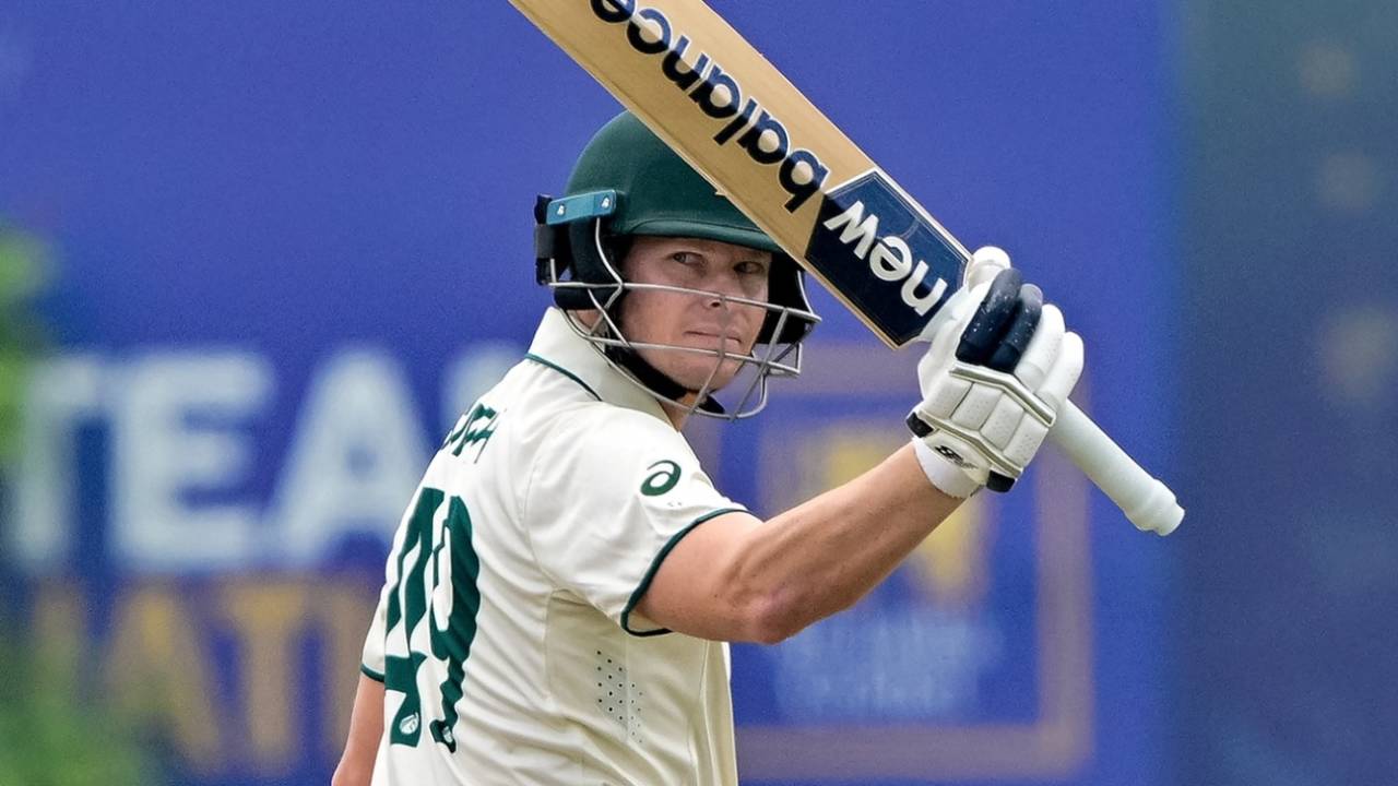 Steven Smith raises his bat after becoming the fourth Australian to reach 10,000 Test runs, Sri Lanka vs Australia, 1st Test, Galle, 1st day, January 29, 2025