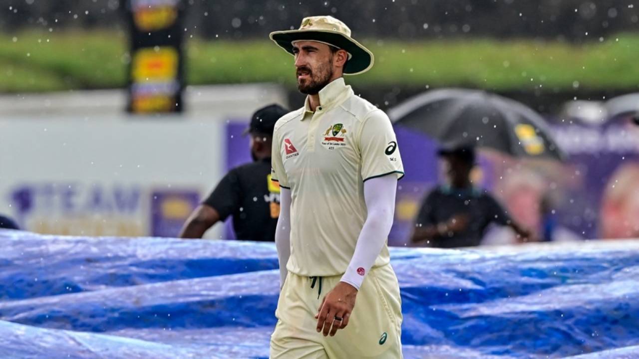 Mitchell Starc walks off in the rain as the covers come on, Sri Lanka vs Australia, 1st Test, Galle, 3rd day, January 31, 2025