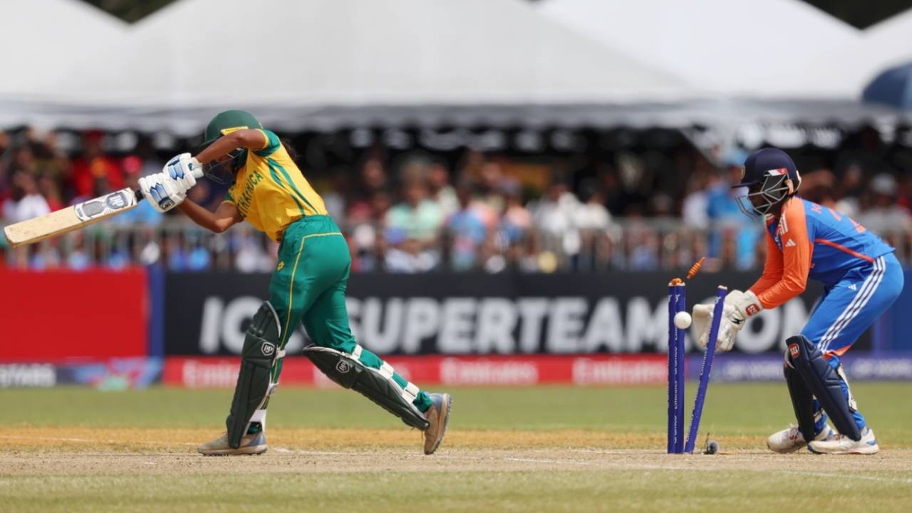 Diara Ramlakan is bowled, India vs South Africa, Under-19 Women's T20 World Cup final, Kuala Lumpur, February 2, 2025