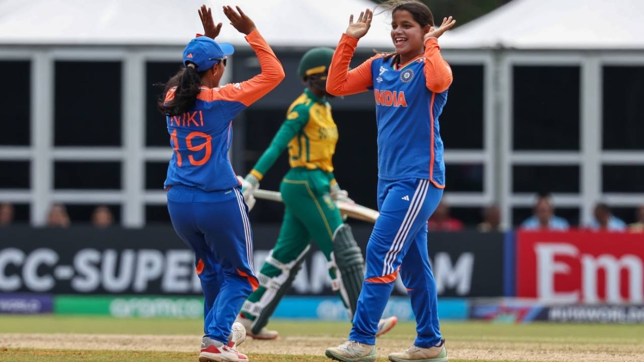Captain Niki Prasad goes on to congratulate Aayushi Shukla after a wicket, India vs South Africa, Under-19 Women's T20 World Cup final, Kuala Lumpur, February 2, 2025