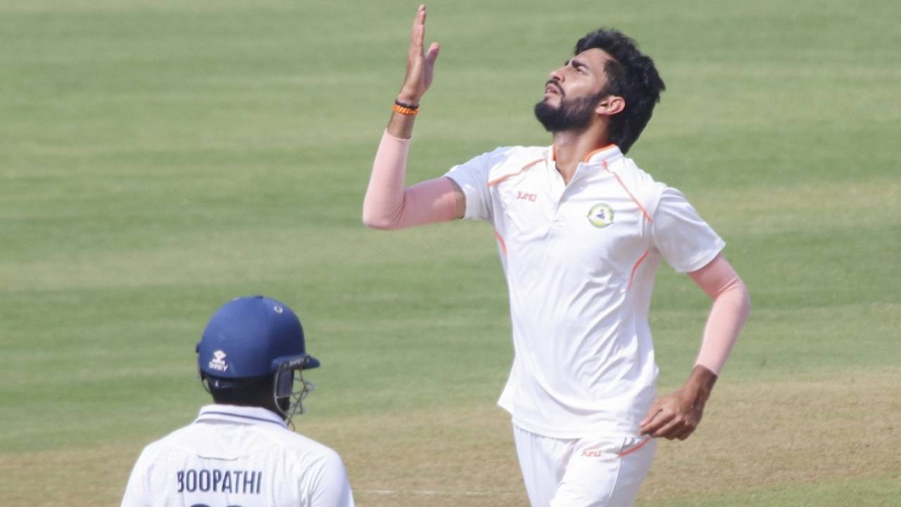 Aditya Thakare celebrates a wicket, Vidarbha vs Tamil Nadu, 2nd quarter-final, Nagpur, 2nd day, Ranji Trophy 2024-25, February 9, 2025