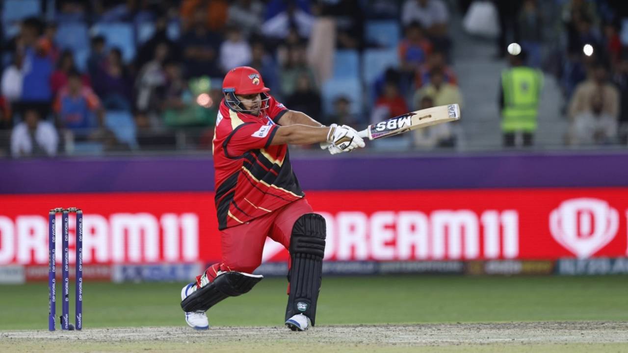 Azam Khan played an impactful knock of 27 off 13, Dubai Capitals vs Desert Vipers, final, ILT20, Dubai, February 9, 2025