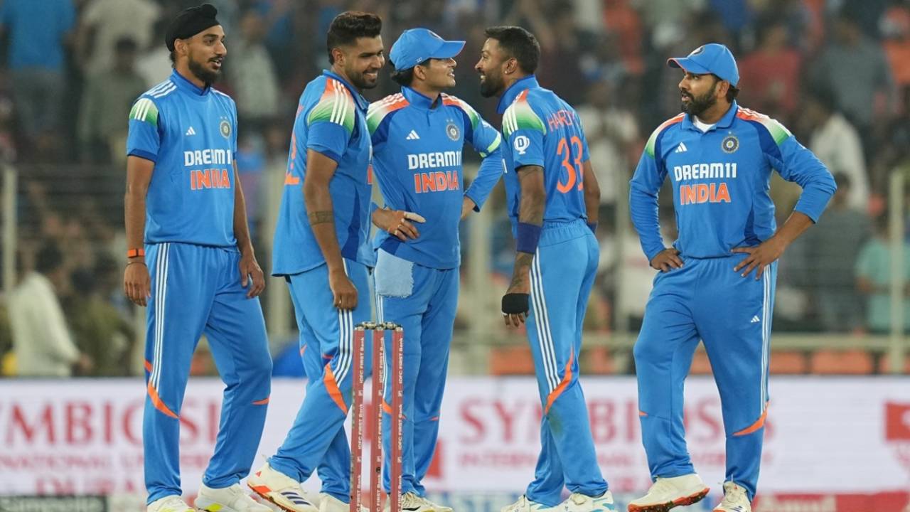 Arshdeep Singh, Harshit Rana, Shubman Gill and Rohit Sharma gather around Hardik Pandya after he took a wicket, India vs England, 3rd ODI, Ahmedabad, February 12, 2025