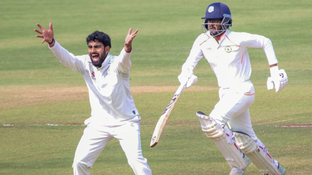 R Sonu Yadav belts out an appeal, Vidarbha vs Tamil Nadu, 2nd quarter-final, Nagpur, 3rd, Ranji Trophy 2024-25, February 10, 2025