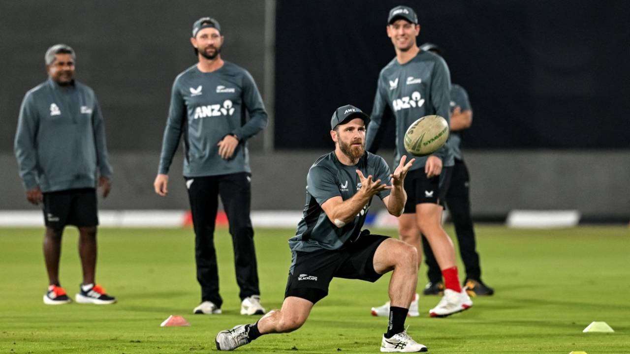 Rangana Herath, Devon Conway, Kane Williamson and Matt Henry at a training session, Karachi, February 13, 2025