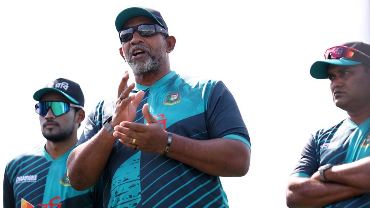 Phil Simmons addresses the Bangladesh players during a training session, Dubai, February 15, 2025