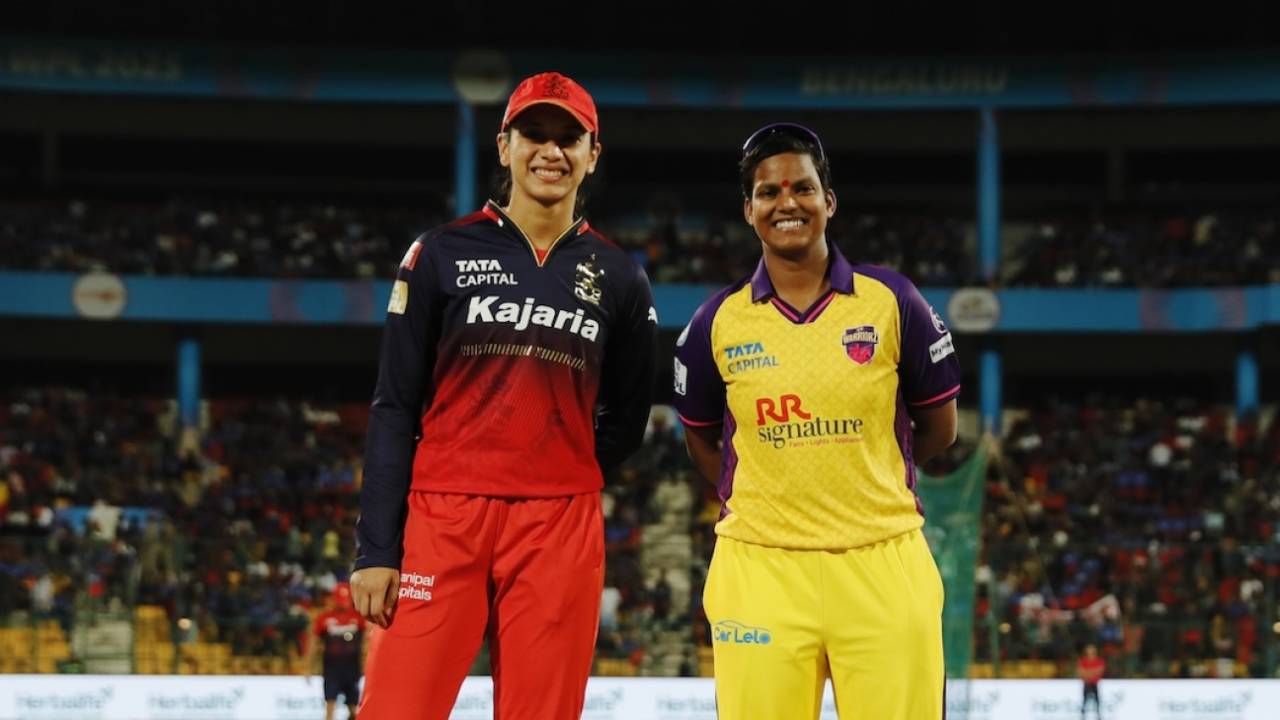 Smriti Mandhana and Deepti Sharma at the toss, Royal Challengers Bengaluru vs UP Warriorz, WPL 2025, Bengaluru, February 24, 2025