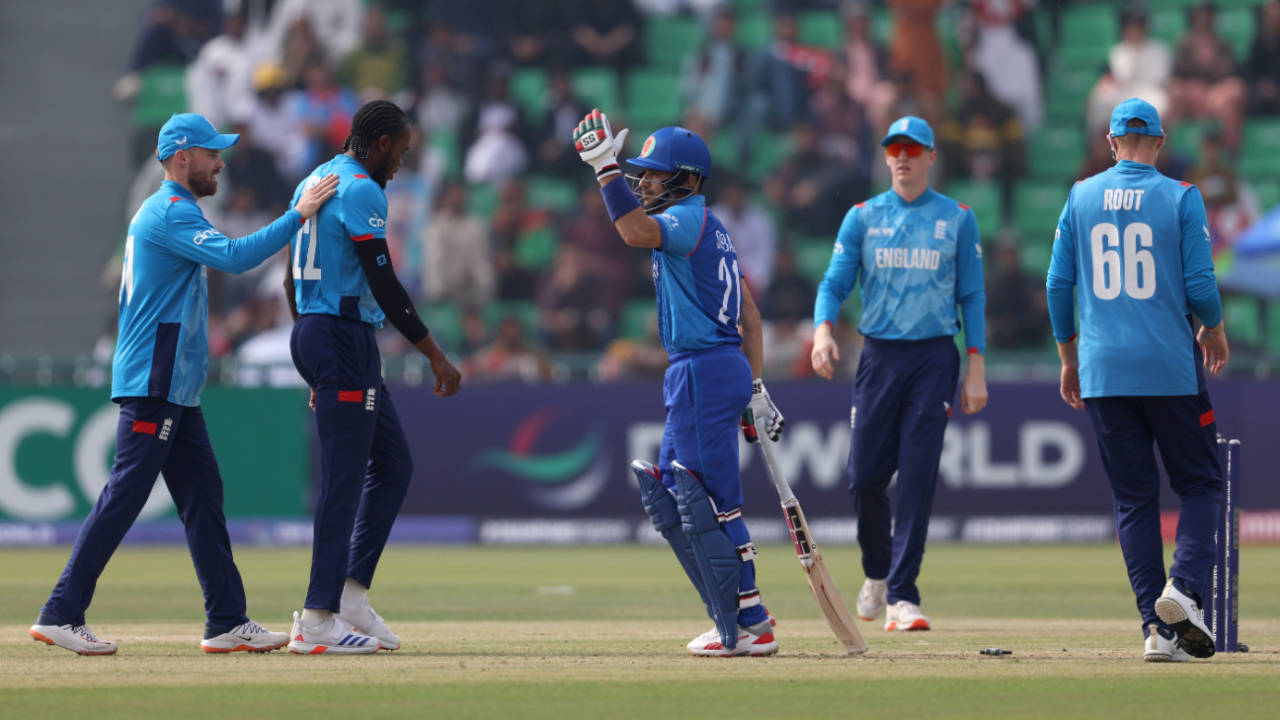England celebrate Jofra Archer's early dismissal of Rahmanullah Gurbaz, England vs Afghanistan, Gaddafi Stadium, Lahore, ICC Champions Trophy, February 26, 2025