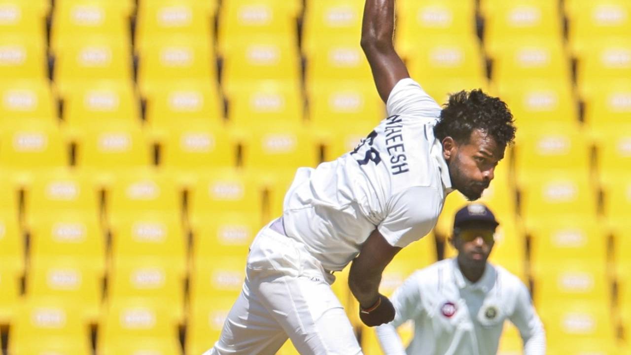 MD Nidheesh bowls, Kerala vs Vidarbha, Ranji Trophy final, 2nd day, Nagpur, February 27, 2025