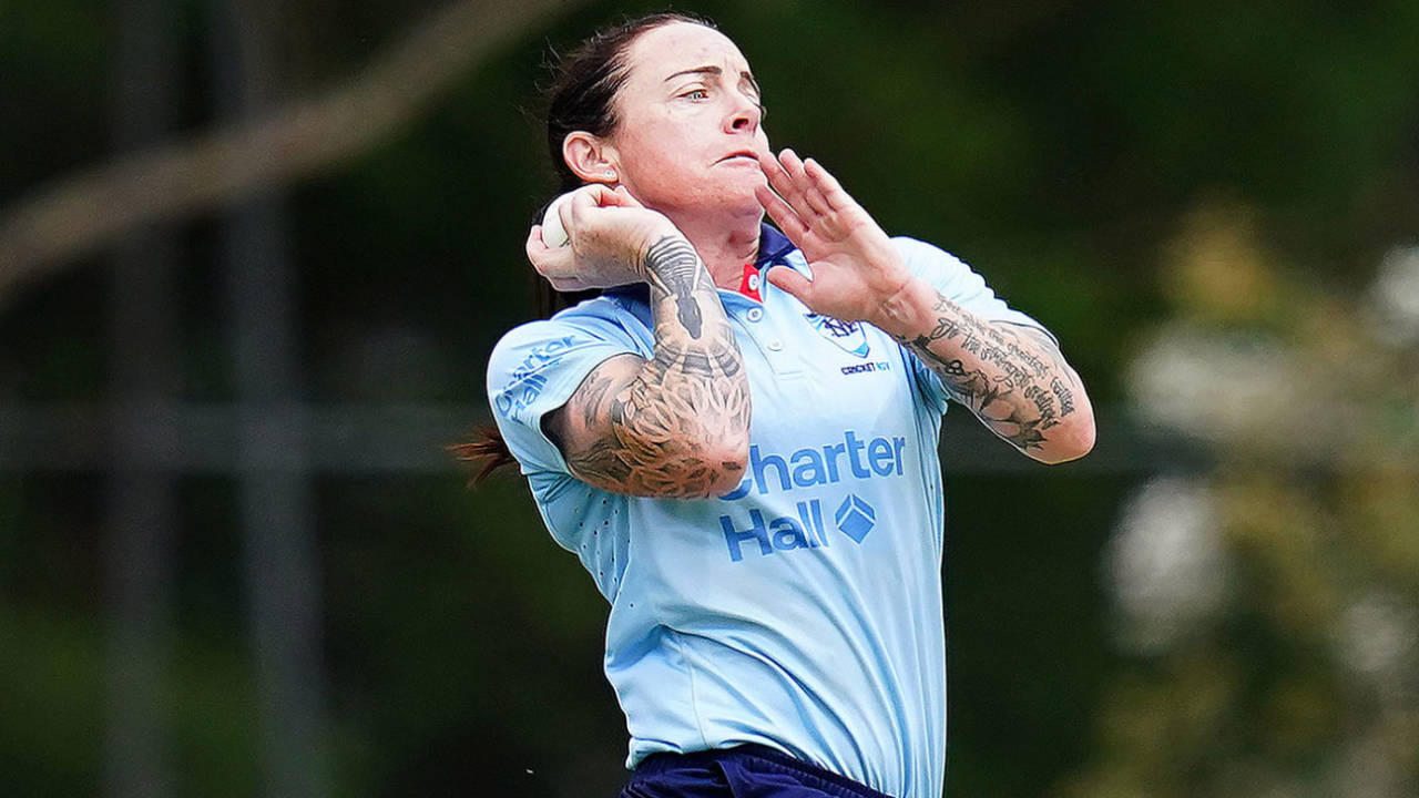 Sarah Coyte in her delivery stride, New South Wales vs ACT, WNCL, Cricket Central, February 21, 2025
