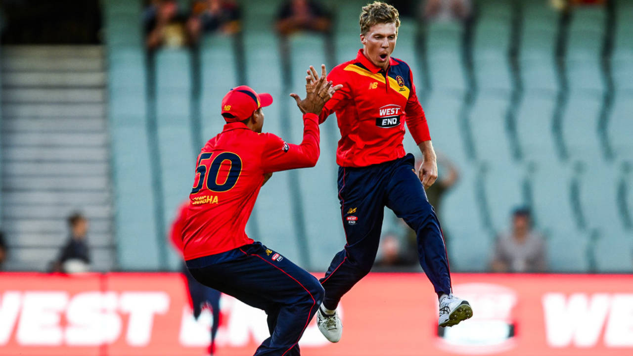 Nathan McSweeney celebrates his return catch to remove Peter Handscomb, South Australia vs Victoria, One-Day Cup, Adelaide Oval, March 1, 2025