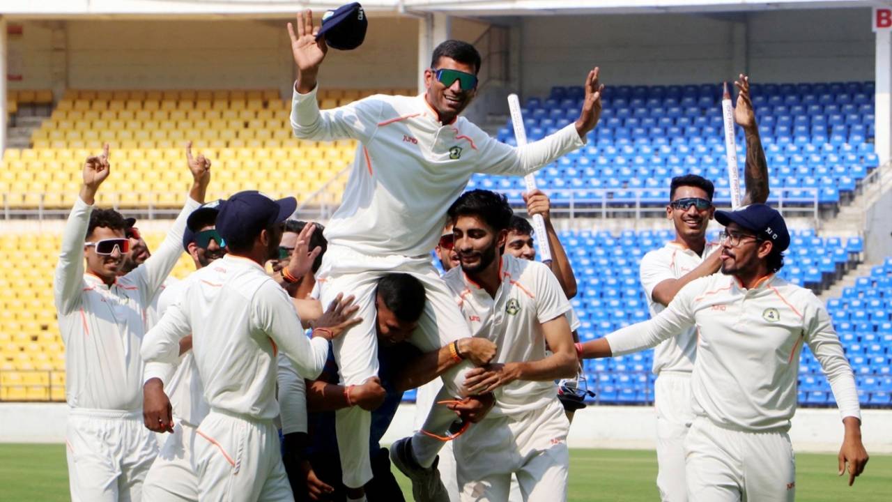 The Vidarbha players lift Akshay Wakhare on their shoulders, Vidarbha vs Kerala, Ranji Trophy final, 5th day, Nagpur, March 2, 2025