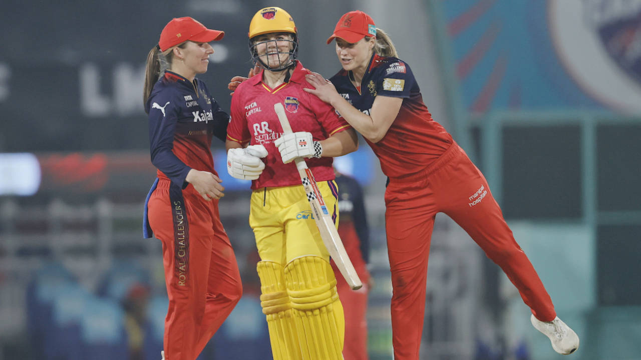 Georgia Voll is congratulated by Georgia Wareham and Ellyse Perry after finishing unbeaten on 99, Royal Challengers Bengaluru vs UP Warriorz, WPL, Lucknow, March 8, 2025