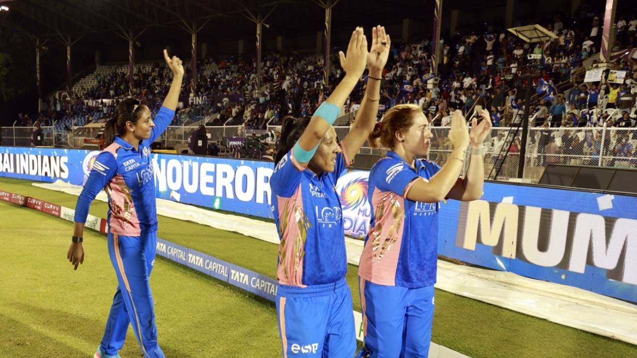 Harmanpreet Kaur, Nat Sciver-Brunt and Shabnim Ismail take a lap of honour, Mumbai Indians vs Delhi Capitals, WPL 2025, final, Mumbai, March 15, 2025
