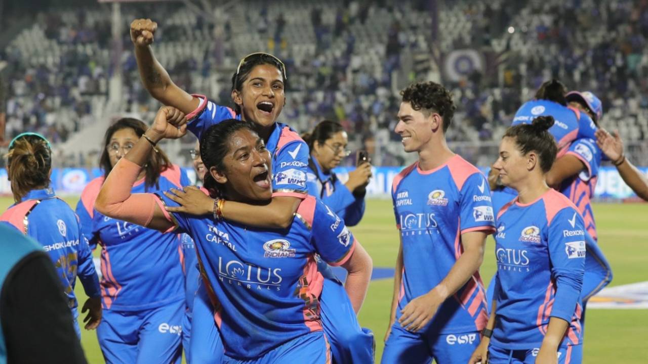 S Sajana and Akshita Maheshwari celebrate victory, Mumbai Indians vs Delhi Capitals, WPL 2025, final, Mumbai, March 15, 2025