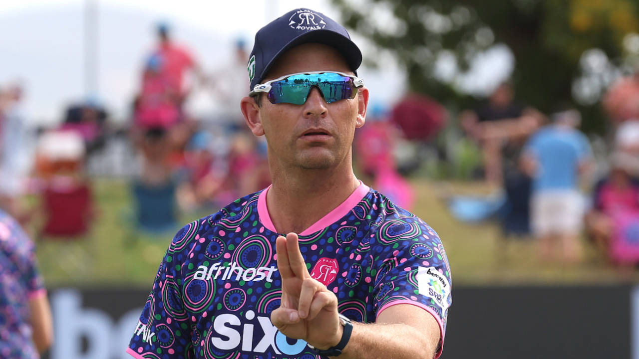 Paarl Royals coach Shane Bond before the match, Paarl Royals vs Durban's Super Giants, SA20 2025, Paarl, January 27, 2025