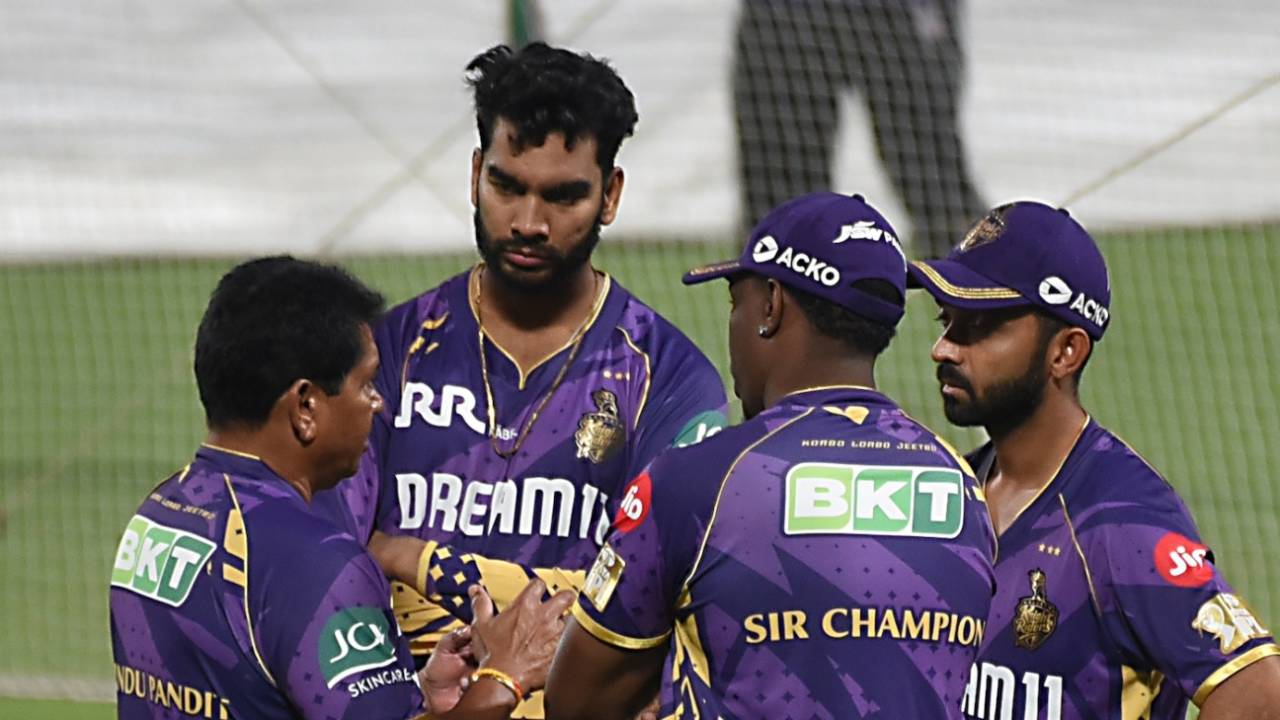 [L to R] Chandrakant Pandit, Venkatesh Iyer, Dwayne Bravo and Ajinkya Rahane have a chat, Kolkata Knight Riders vs Royal Challengers Bengaluru, IPL 2025, Kolkata, March 20, 2025