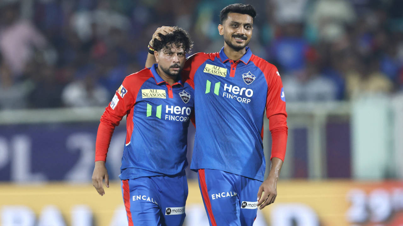 Axar Patel's job was made easier by Kuldeep Yadav, who took two wickets in his final over, Delhi Capitals vs Lucknow Super Giants, IPL 2025, Visakhapatnam, March 24, 2025